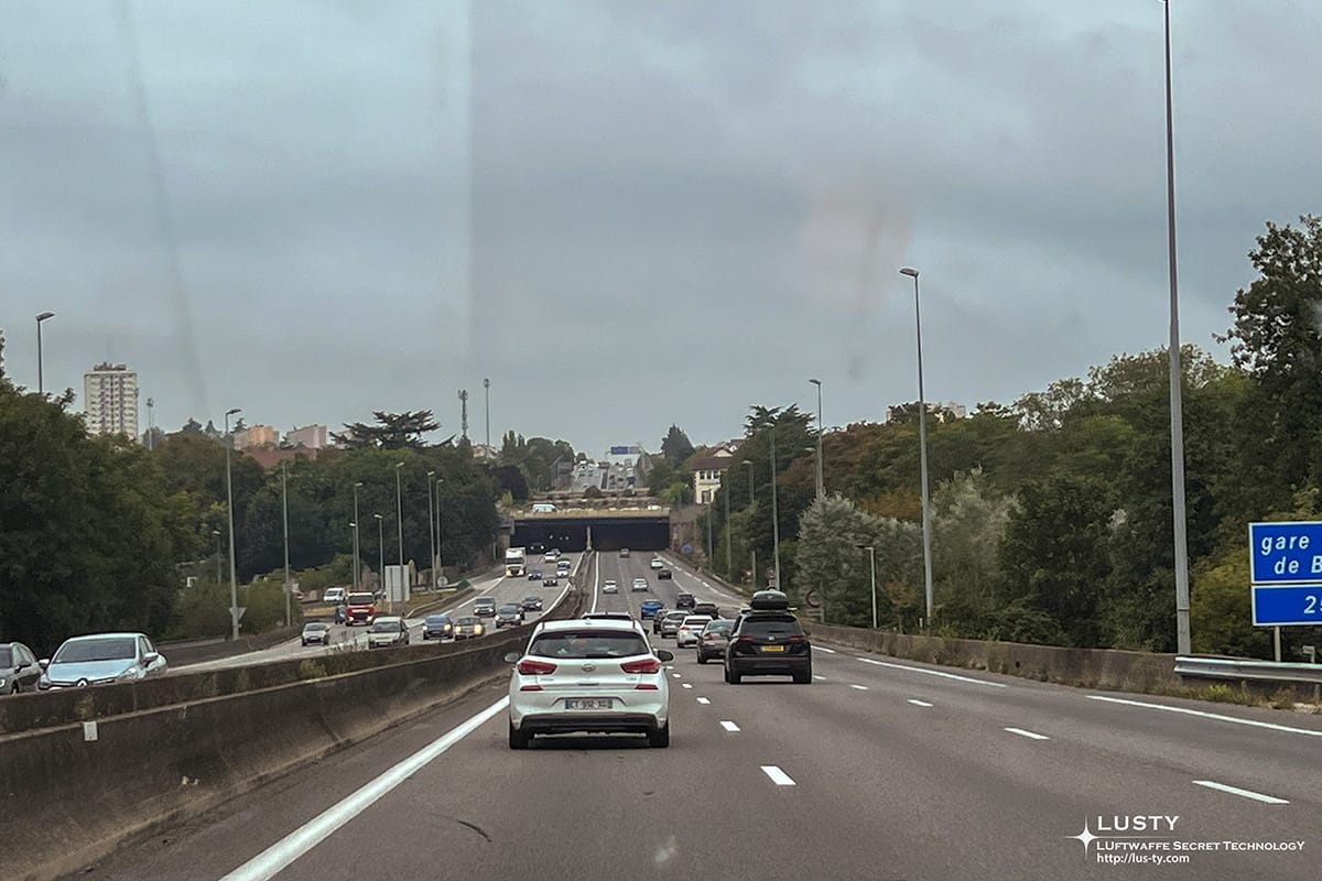 노르망디로 향하는 프랑스 고속도로