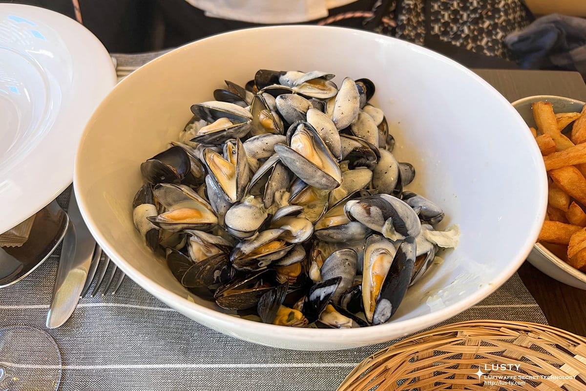 푸짐한 노르망디 물 드 마리니에르 홍합찜