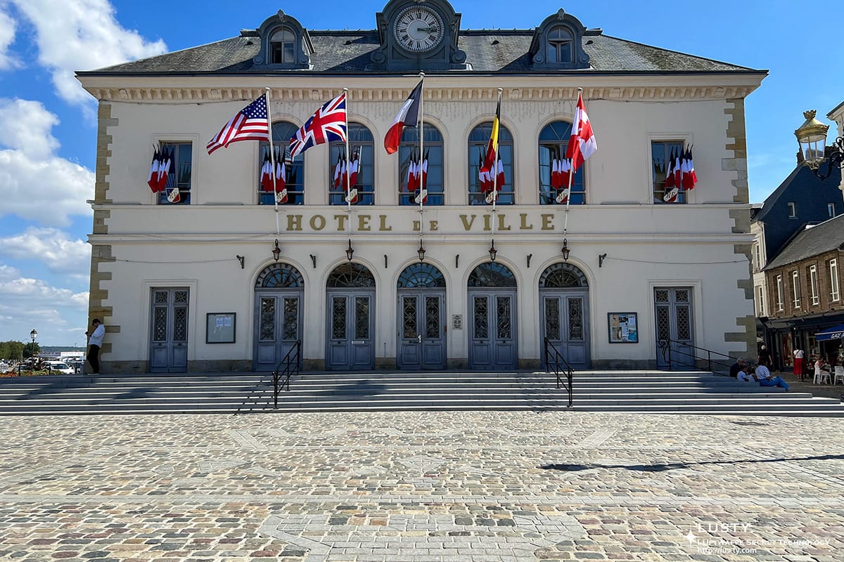 옹플뢰르 시청(Hôtel de Ville) 건물