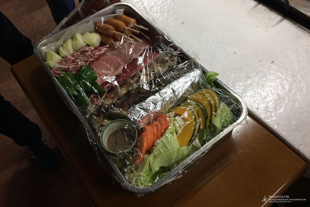 랩 씌운 야채 고기 꼬치 모둠