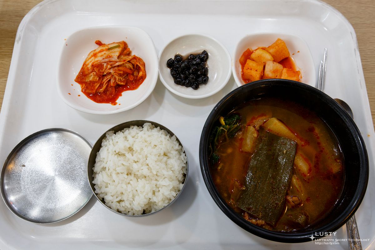 밥과 반찬 세트 도시락 상차림