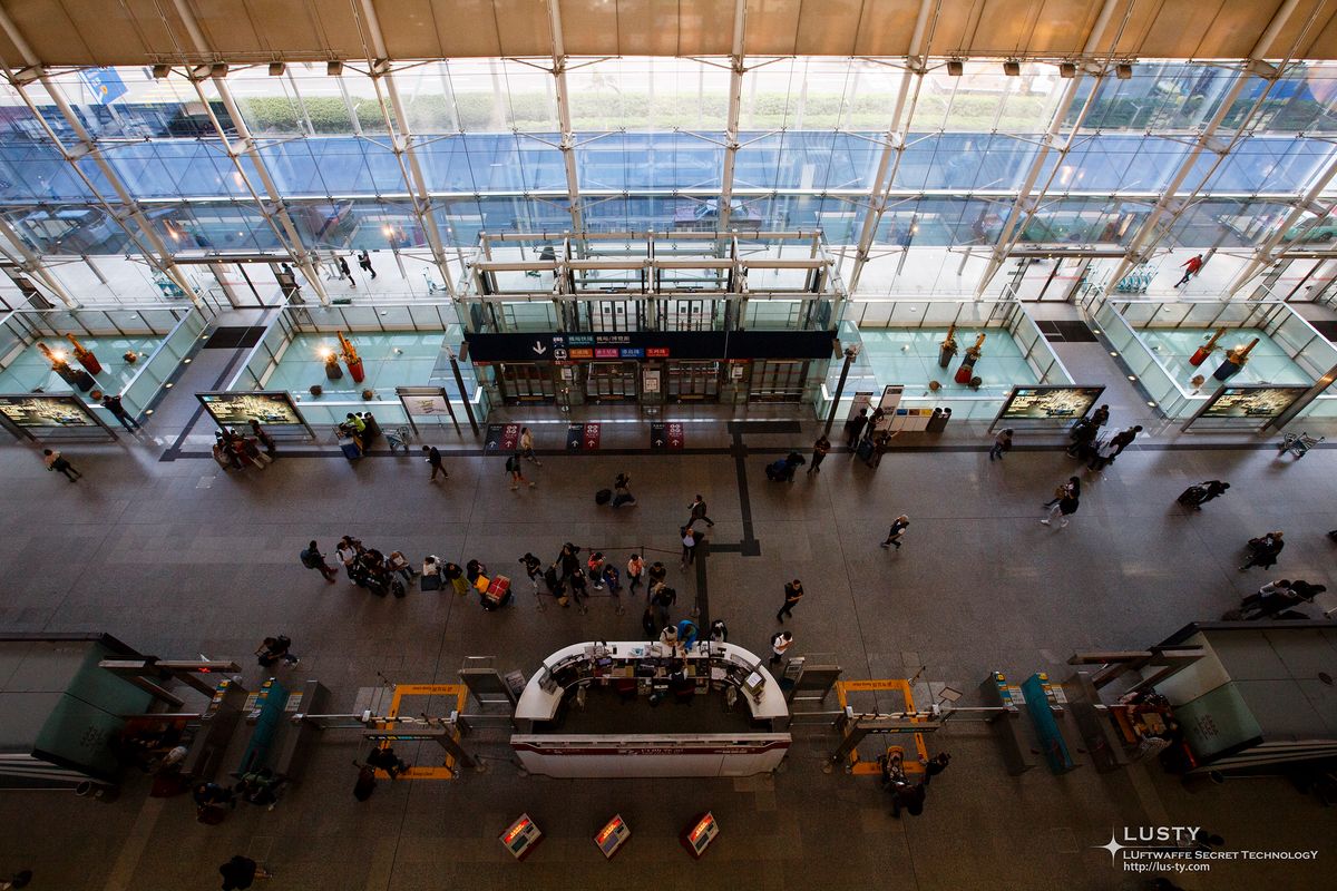 공항 터미널 전경