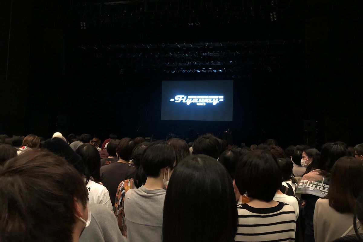 1층은 스탠딩 공연이었다 이미지
