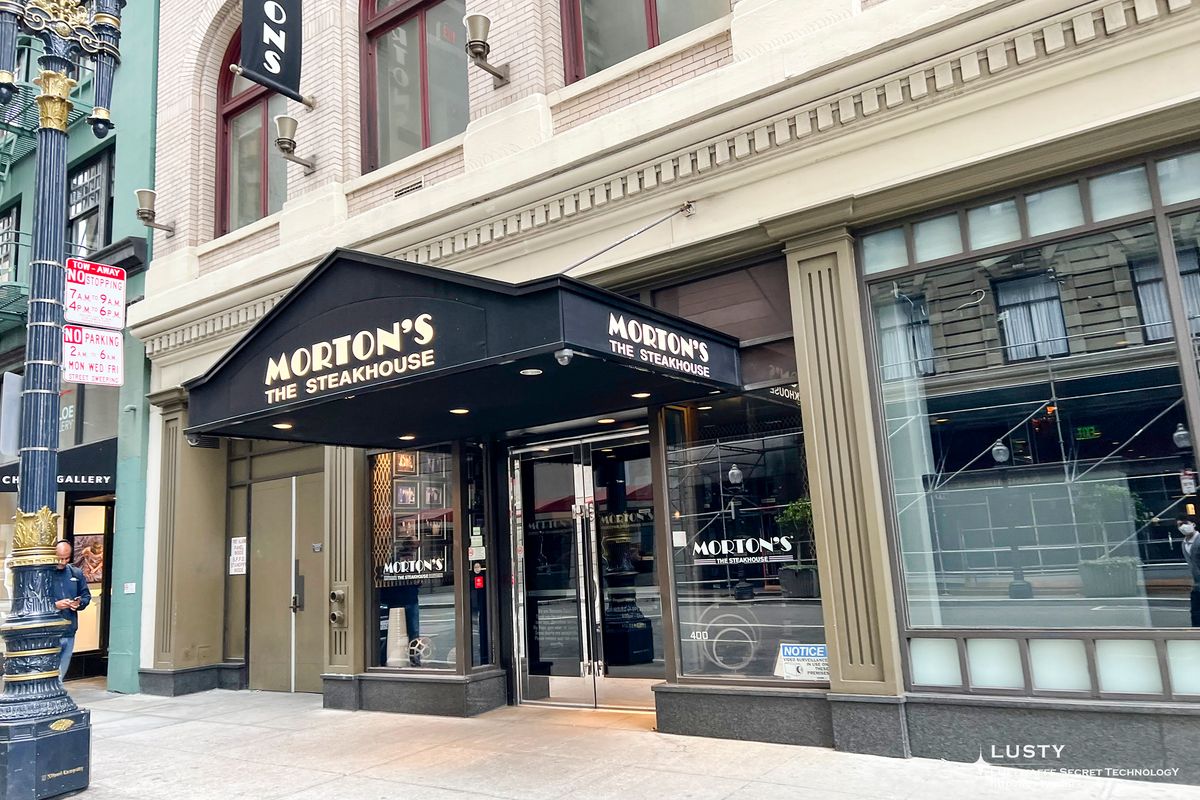 Morton’s 스테이크하우스 입구
